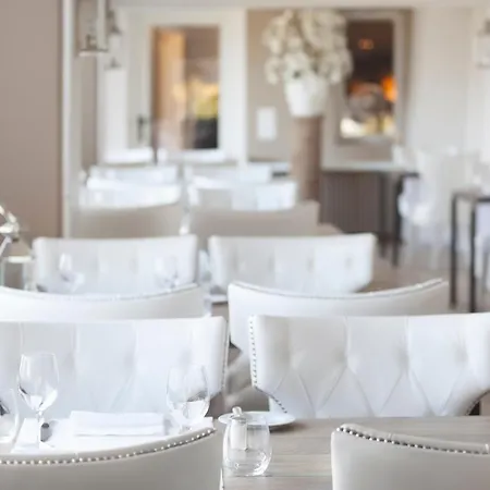 Hotel Ascona Hotell 4*