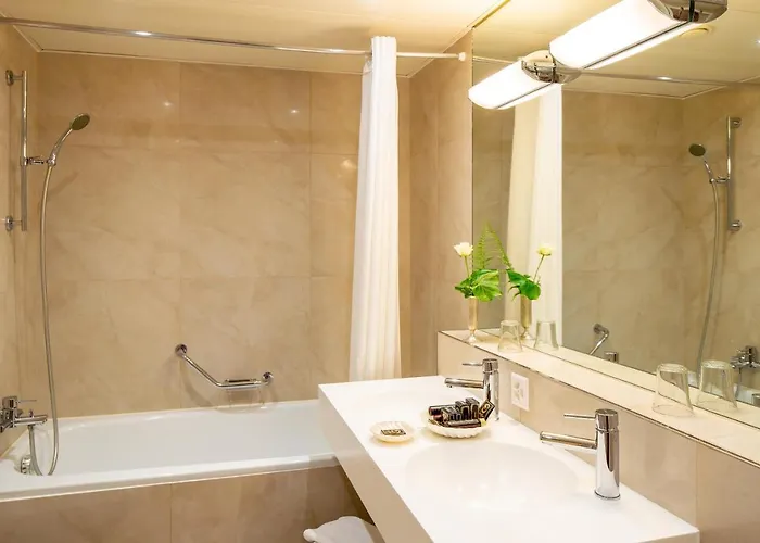 Готель Hotel Ascona 4*