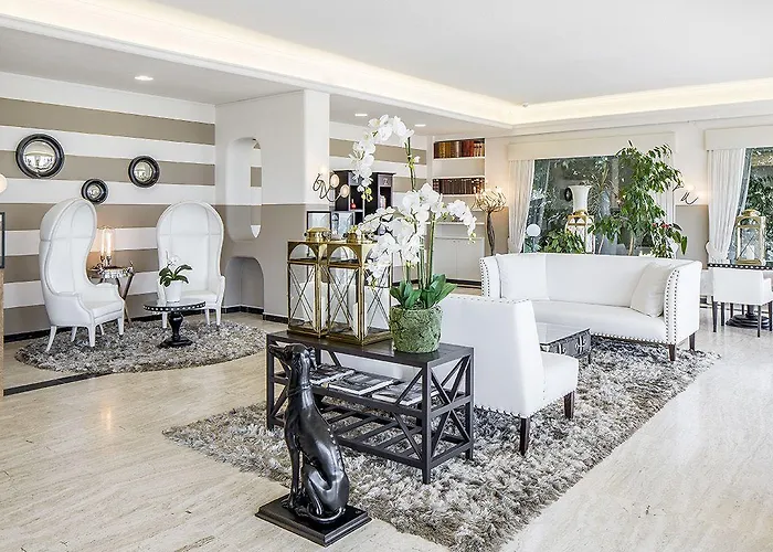 Готель Hotel Ascona 4*