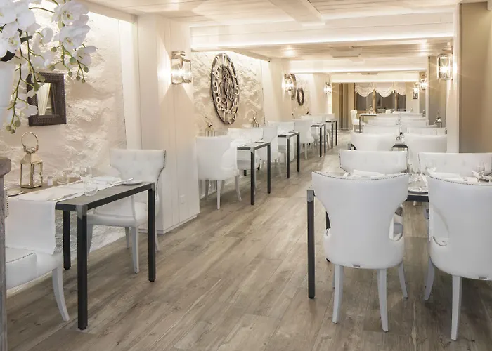 Hotel Ascona Готель 4*