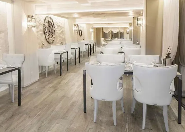 Готель Hotel Ascona 4*