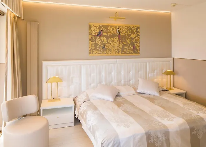 Hotel Ascona Готель Аскона